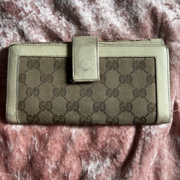 Gucci purse with matching wallet - Picture 9 of 16